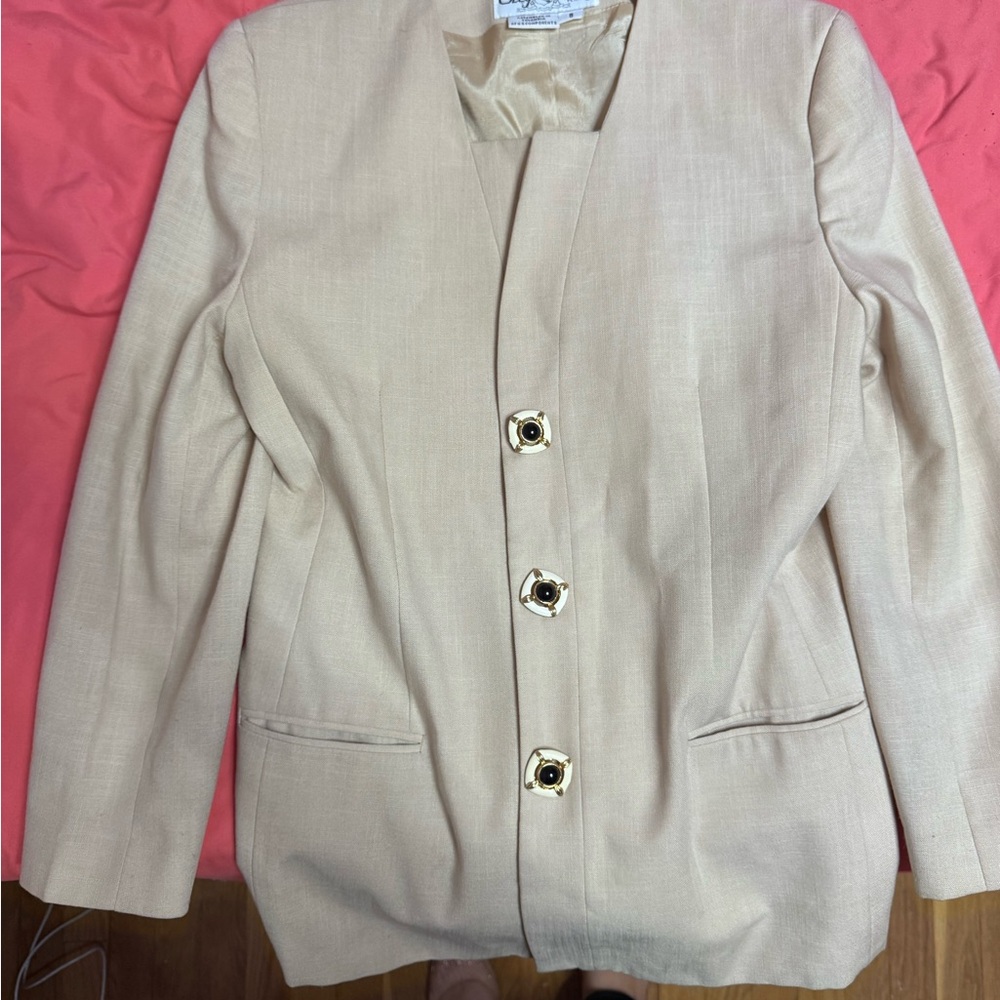 Oleg Cassini Cream Blazer with Notched Lapels